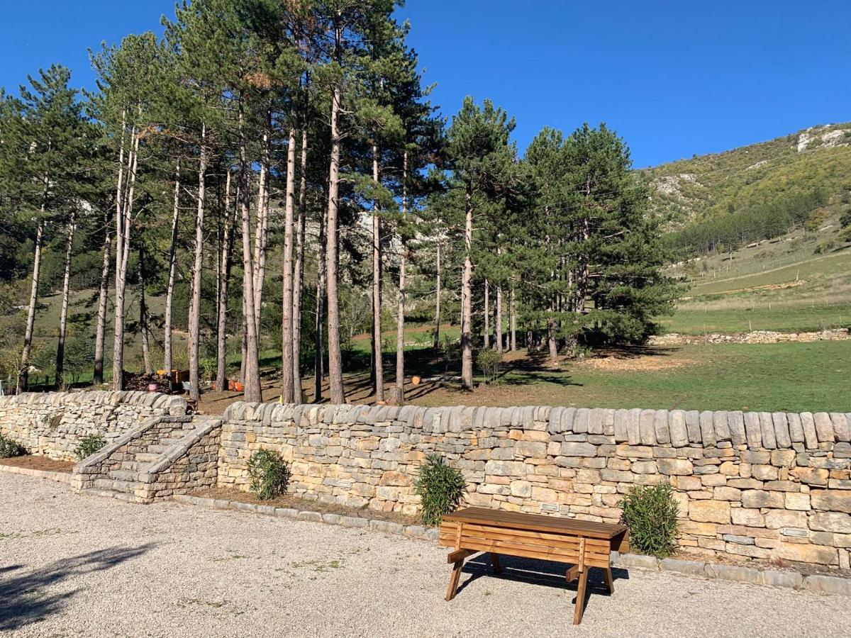 Quezac  La Voutee 5 Epis Avec Bain Finlandais Prive Au Manoir Du Charme Gorges Du Tarn B&B 외부 사진